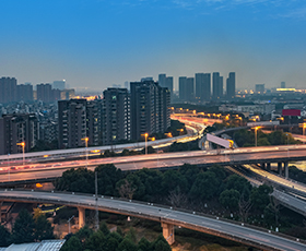 Western Express Highway, linking North Mumbai to South Mumbai